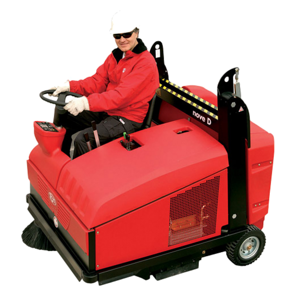 NOVE zamiatarka z siedziskiem RCM